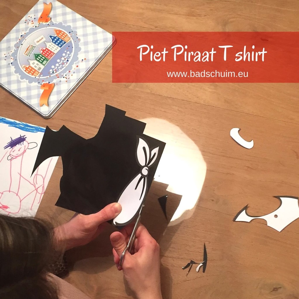 Maak je eigen Piet Piraat T shirt van strijkvelours. Met dit DIY foto stappenplan en silhouette van Piet Piraat heb jij het ook zo voor je kind gemaakt! Schip Ahoy Maatjes!