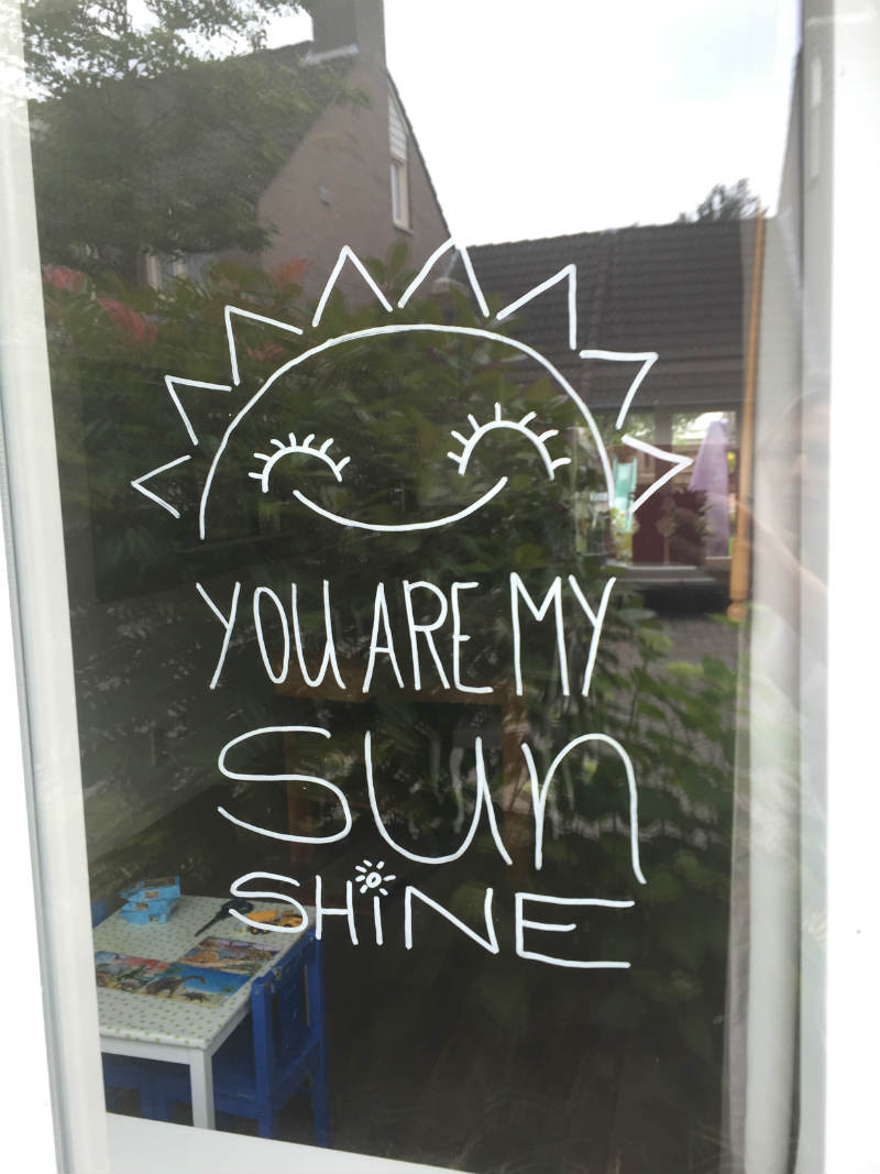 krijtstifttekening zon - you are my sunshine_00